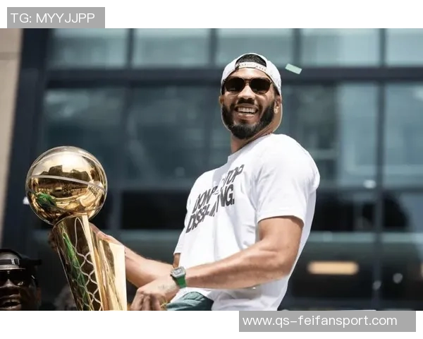 布朗称赞塔图姆积极参与客场比赛展现出色团队精神 布朗称赞塔图姆积极参与客场比赛展现出色团队精神