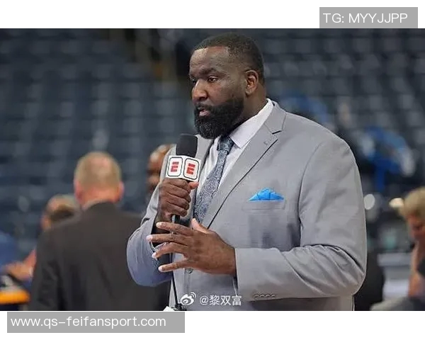 浓眉不愿长期担任中锋角色帕金斯对其态度感到失望期待新赛季使命感