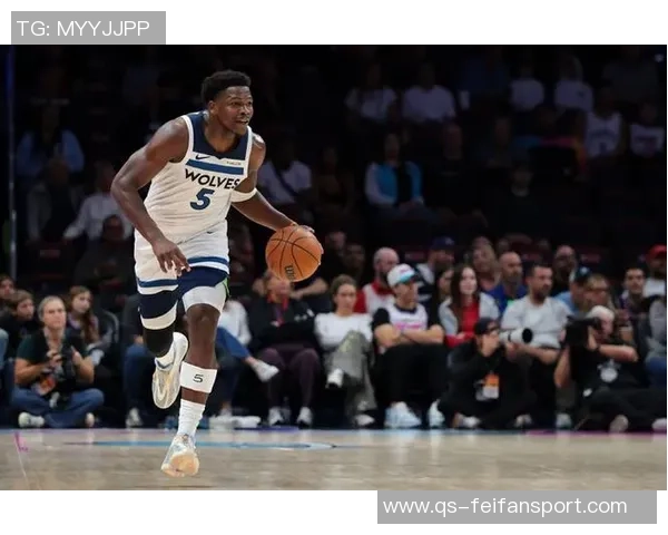 张佳玮盛赞爱德华兹：33分表现展现纯粹爆发力与全面实力