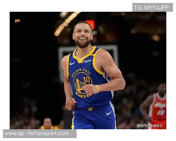 库里盛赞巴特勒训练赛表现出色攻防两端展现统治力