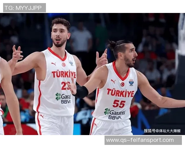 申京谈比赛表现强调团队合作的重要性与队友的支持