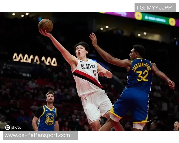 杨瀚森弧顶巧妙策应约基奇式助攻助队友轻松上篮 杨瀚森弧顶巧妙策应约基奇式助攻助队友轻松上篮