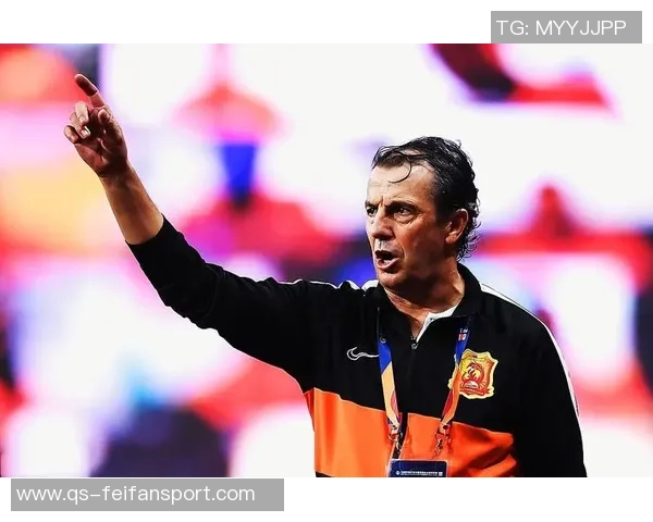 斯洛特重申不考虑争冠目标强调专注当前比赛状态与上赛季相似 斯洛特重申不考虑争冠目标强调专注当前比赛状态与上赛季相似